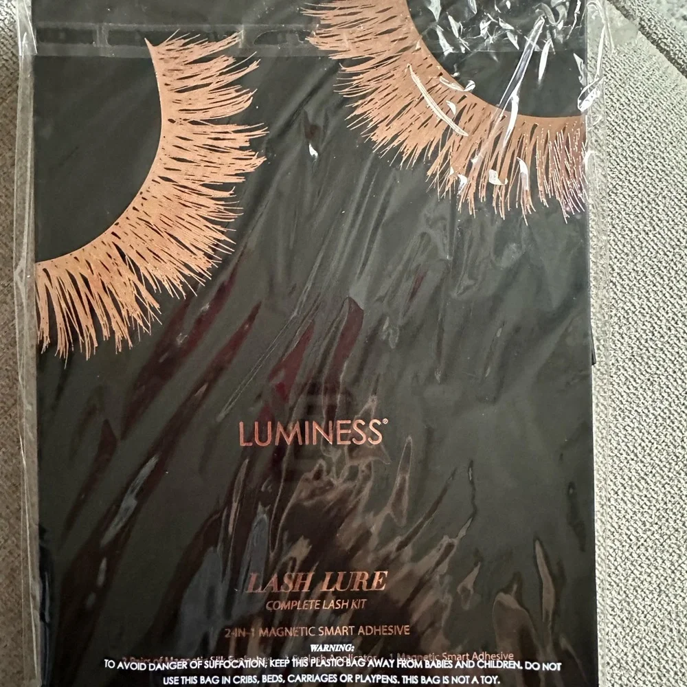 New Luminess Black Lashes and Mascara Set - Picture 9 of 10